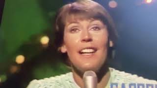 HELEN REDDY  AIN'T NO WAY TO TREAT A LADY  1975  QUEEN OF 70s POP