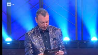 Junior Cally Ai Soliti Ignoti Presenta Il Nuovo Sino Per Sanremo 2020