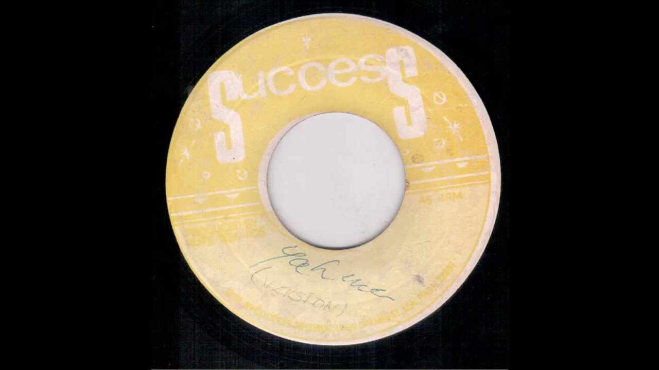 The Mighty Diamonds - Girl You Are too Young  (SuccesS - 1971)