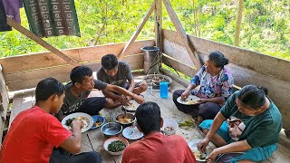 Menu Simple, Makan Siang Bareng Pekerja Kebun, Kedamaian Hidup Dikebun