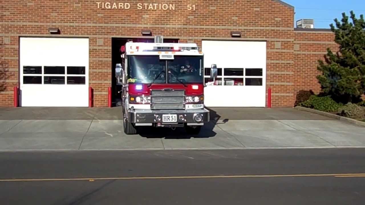 Heavy Rescue 51 Responding Tualatin Valley Fire & Rescue (2012 Pierce Quantum HDR)
