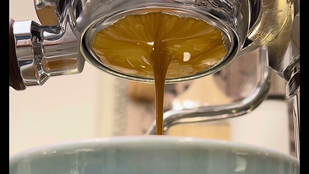 ☕️😋 good morning! espresso shot. 22g espresso blend, er KEY grinder