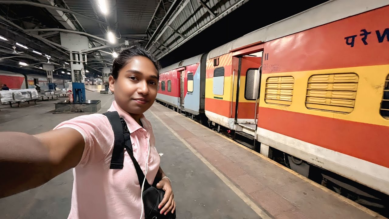 জনশতাব্দী এক্সপ্রেসে মুম্বাই যাচ্ছি 