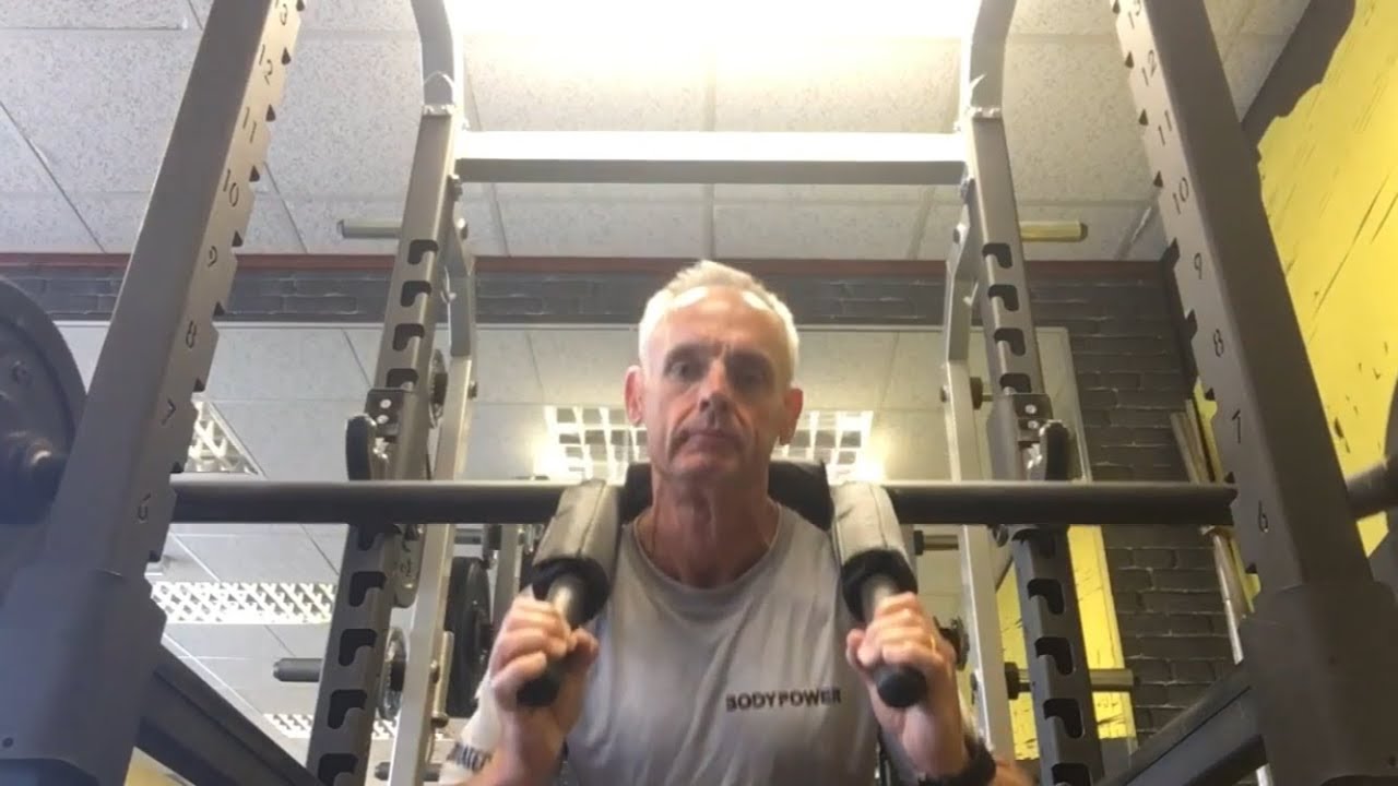 Back squats with poor rotator cuff flexibility YouTube