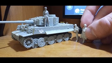 Building my (technically) first ever Tiger I model!!/ Dragon 1/72 Tiger I Gruppe Fehrmann