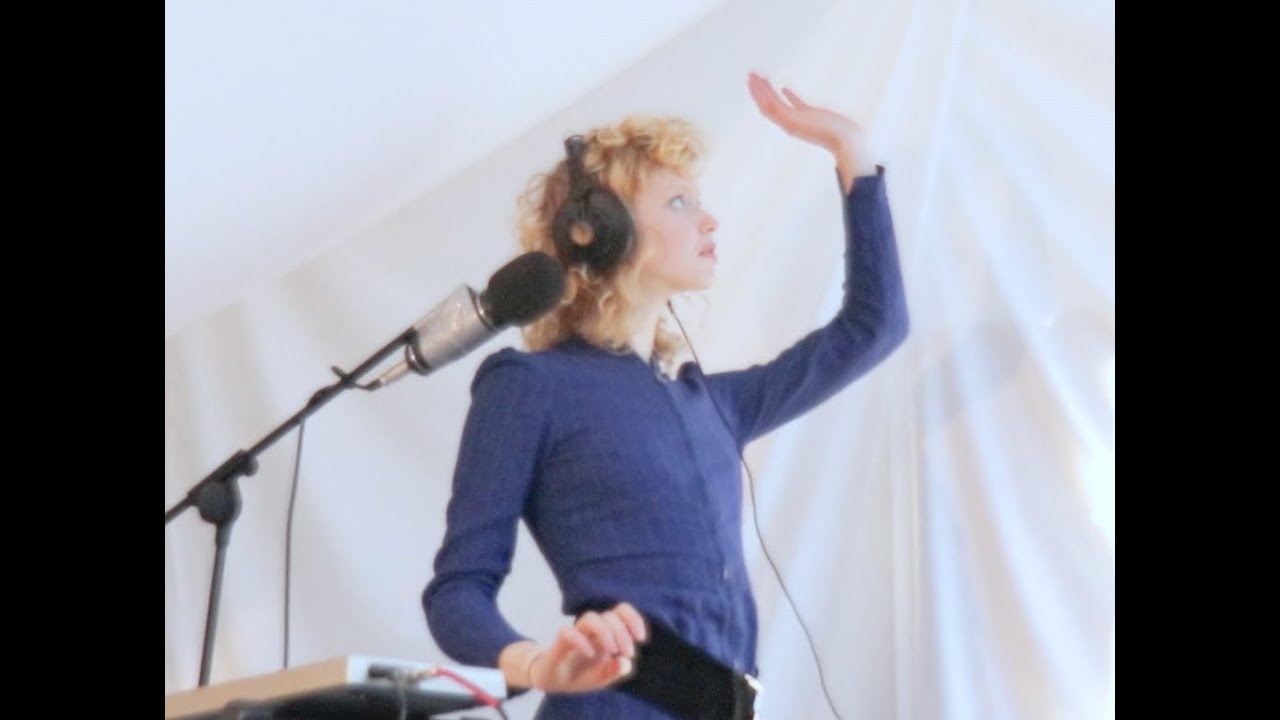 Millie Turner – Venus Live Session  (Official Video)