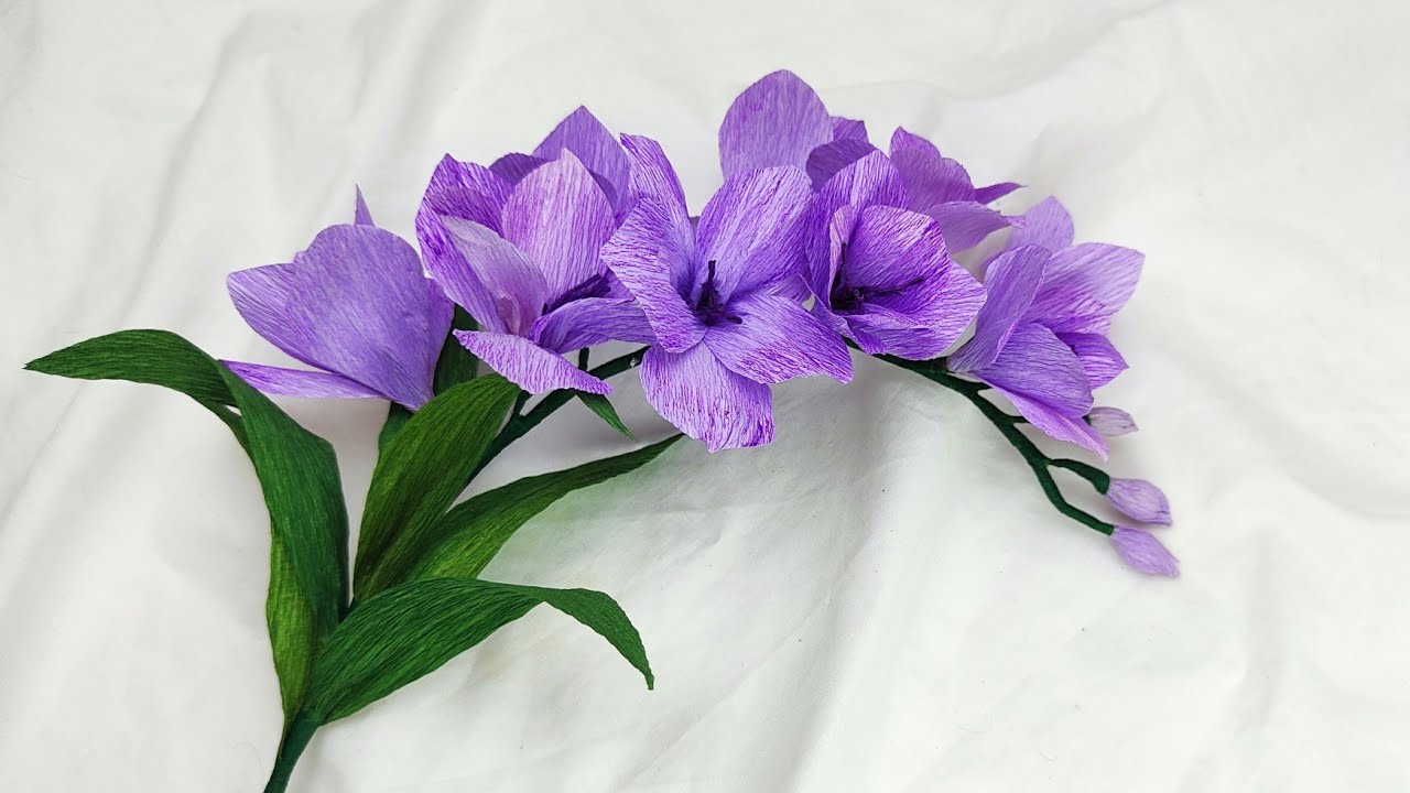 How to make freesia flowers out of easy crepe paper/DIY/ASMR craft paper