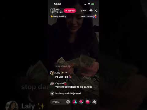 Girl Counts Money On TikTok Live 1 5 26 