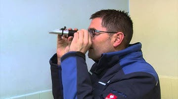 Checking colostrum quality using a refractometer