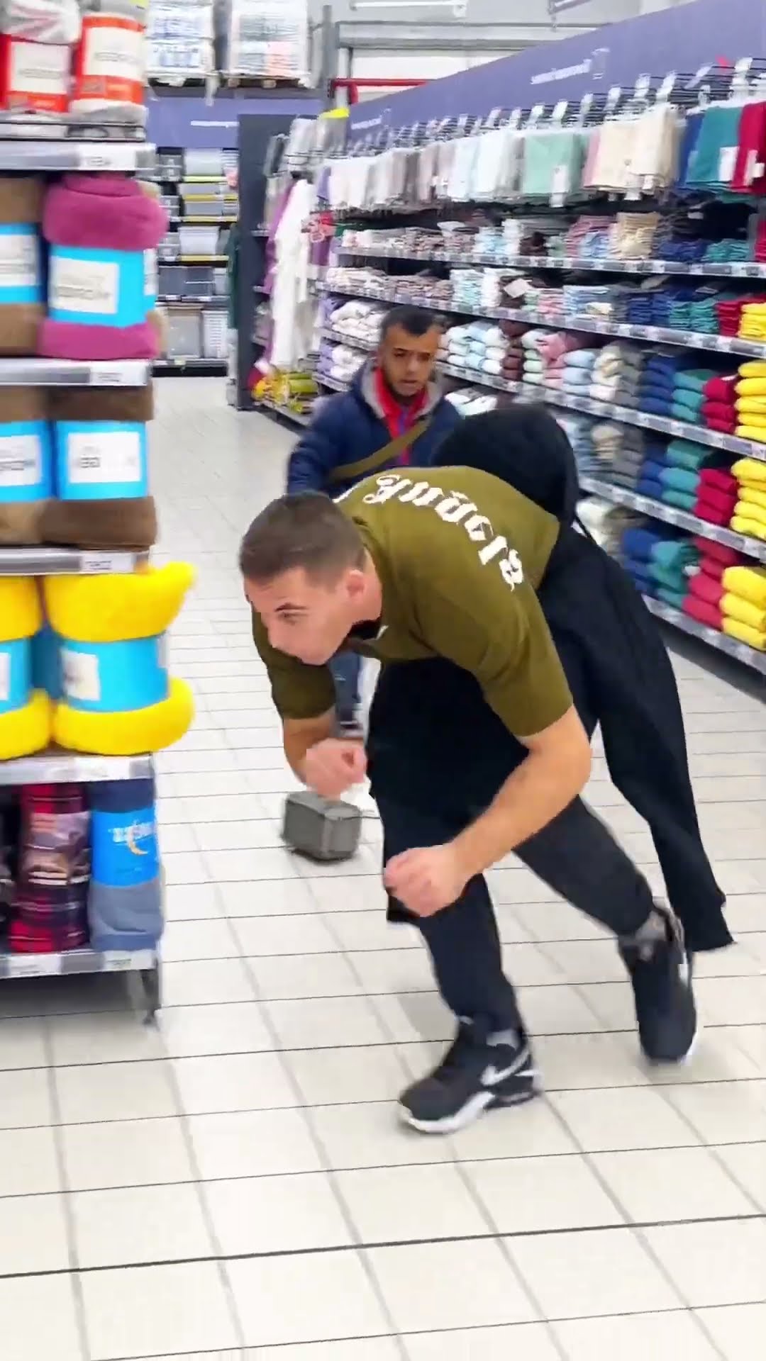 Crazy prank ? Subscribe to me ?