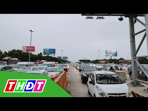 Video Xe thu phí không dừng phải trả tiền mặt do đứt cáp... - youtube