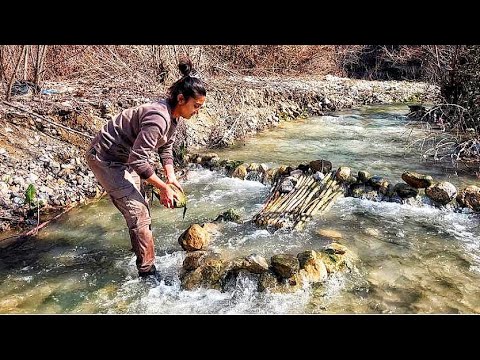 İlkel yöntem ile balık avı | fishing with the primitive method |