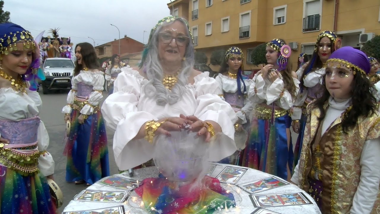 Malagón llena las calles con su espectacular Desfile de Carrozas