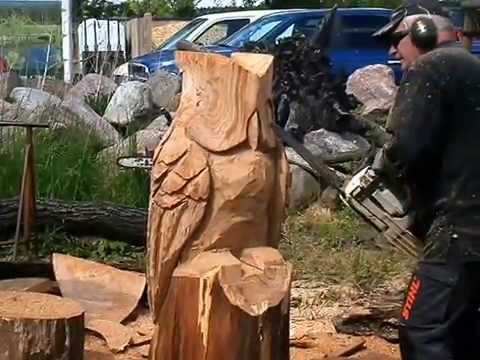Kunst am Holz mit der Motorkettensäge, die Beherrschung der Kettensäge mal filigran  YouTube