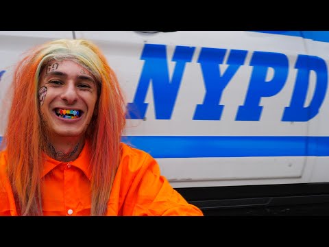 6ix9ine-is-out-of-prison-(halloween-prank)