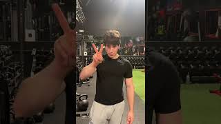 chronically online gf vs down to buisness bf gymcouple... #Shorts #mar1ifts