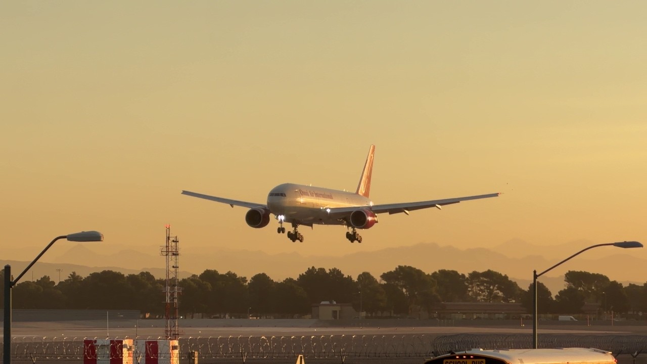 Omni Air International Boeing 777-2U8(ER) lands at Las Vegas | N819AX