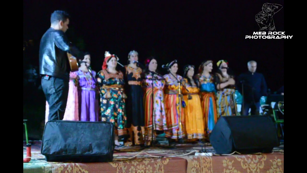 AIT AISSA OUYAHIA - Chorale (Taleb Rabah - Ait Menguellet)