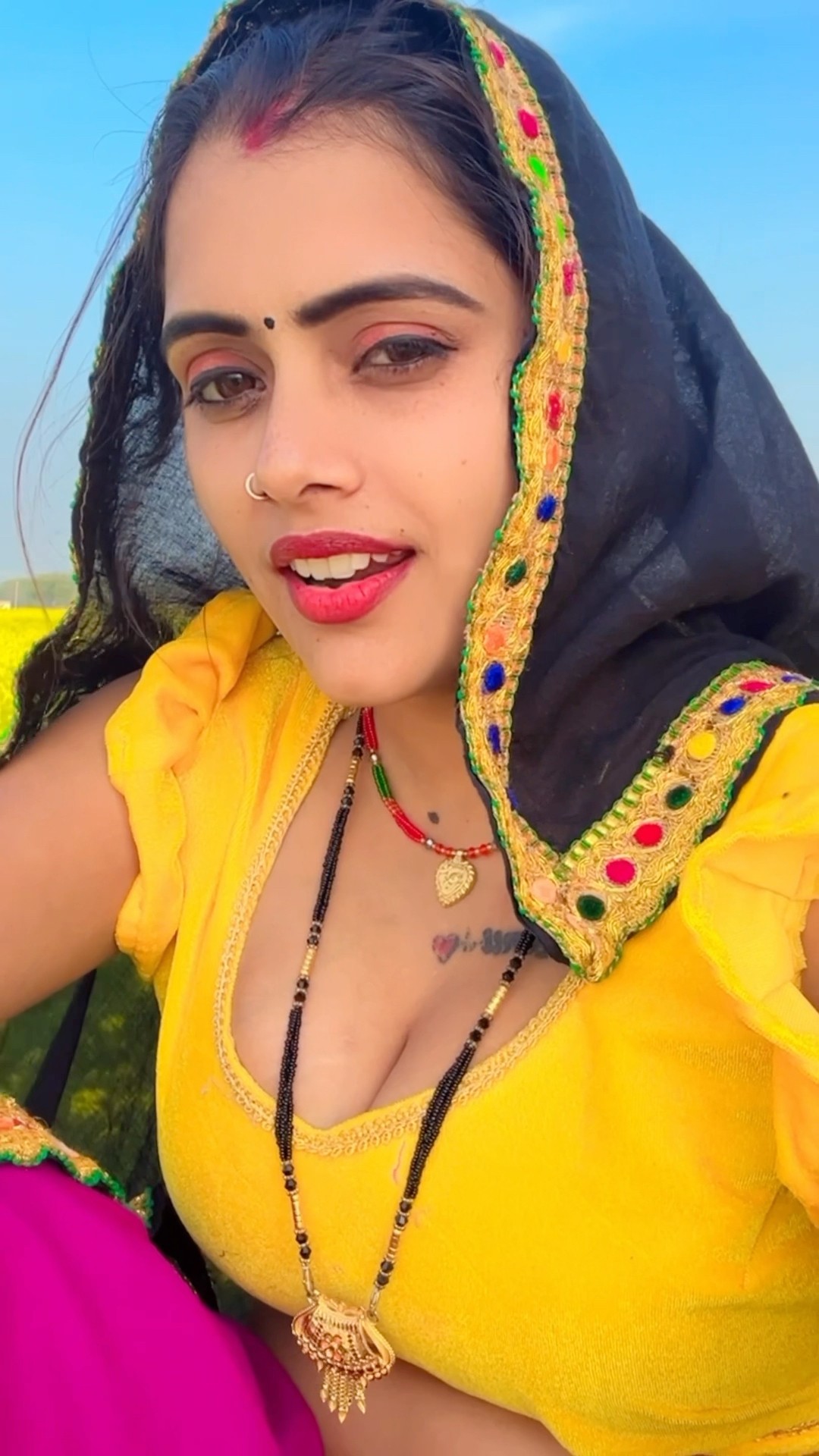 नशीली तेरी आँख ?️ ओ मोनालिसा #shorts #meenu #trending #trendingshorts