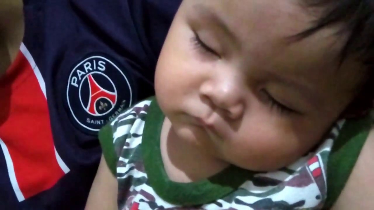 Bayi Lucu Ikut Nonton Bola Sama Papanya Sampai Ketiduran YouTube