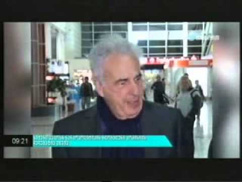 გლობალური კომისიის წევრების დახვედრა აეროპორტში-მაესტრო