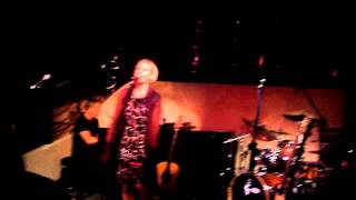 Julia Fordham 'Love Moves In Mysterious Ways'