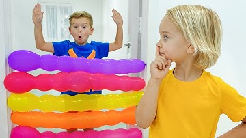Kids learn to play together - Funny stories with balloons