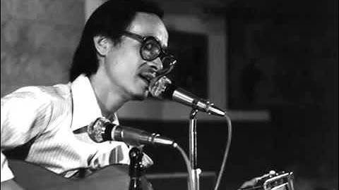 Trịnh Công Sơn ca bài NỐI VÒNG TAY LỚN trên Đài phát thanh Sài Gòn 30/4/1975