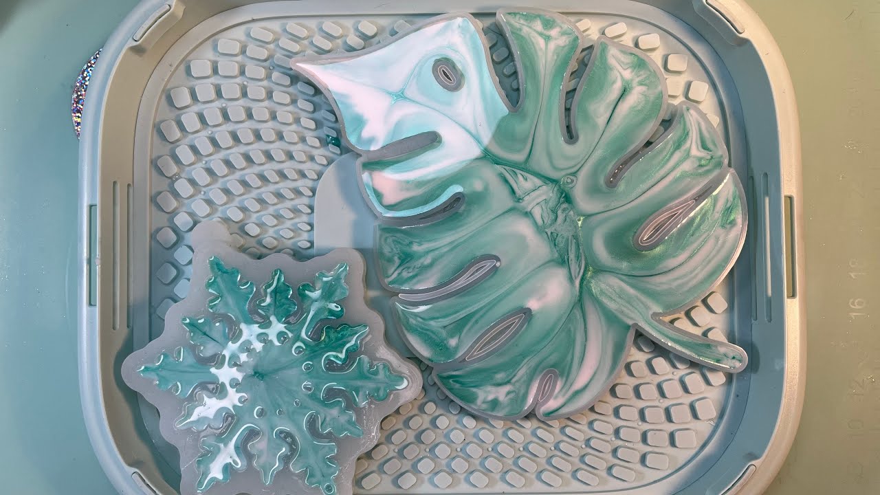 #216 Marbled Monstera Resin Tray From Laura’s Art Corner @usherl250 @KustomKre8ted4UByU 