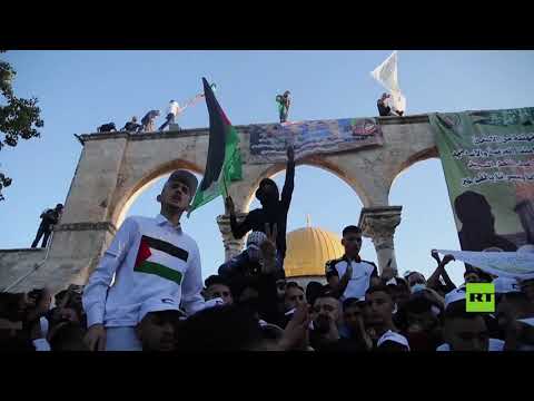 أكثر من مئة و خمسين ألف فلسطيني يصلون صلاة عيد الفطرفي القدس الشريف