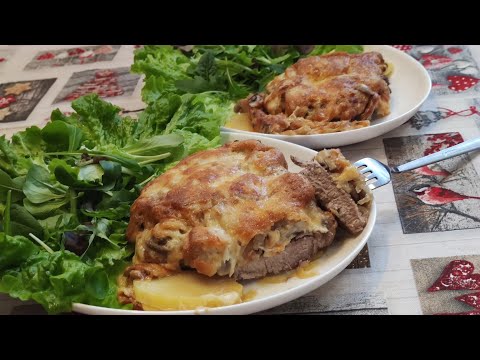 Video: Come Cuocere La Carne Di Maiale Con Patate E Funghi Al Forno