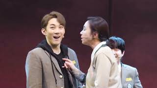 220430 뮤지컬 아몬드 무대인사 중... 환지 7월에 군대요 네에?