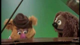 Video thumbnail of "Rowlf & Fozzie-English Country Garden"