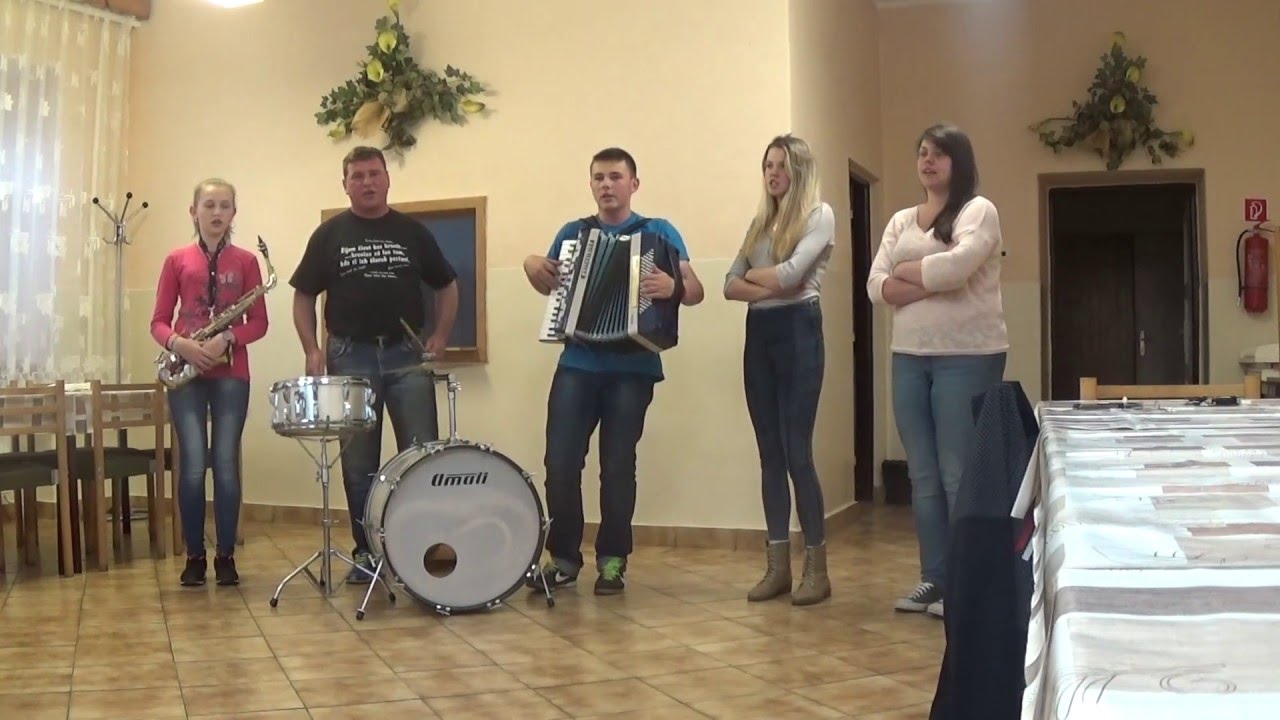 Jedna hodinečka po polnoci bila.