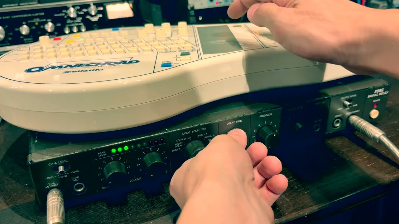 KORG SD-400 Signal Delay - YouTube