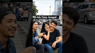 Ada yang janggal… tapi kenapa tetap lucu 😂 #kembarsiam #monas #jakarta #shorts