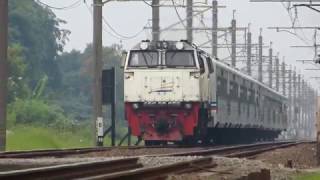 Lokomotif CC 206 23 Menarik KA Argo Parahyangan Melintas Cepat Di Klender Lokomotif CC 206 23 Menarik KA Argo Parahyangan Melintas Cepat Di Klender