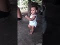 ماشية تكشكش طفلة روعة