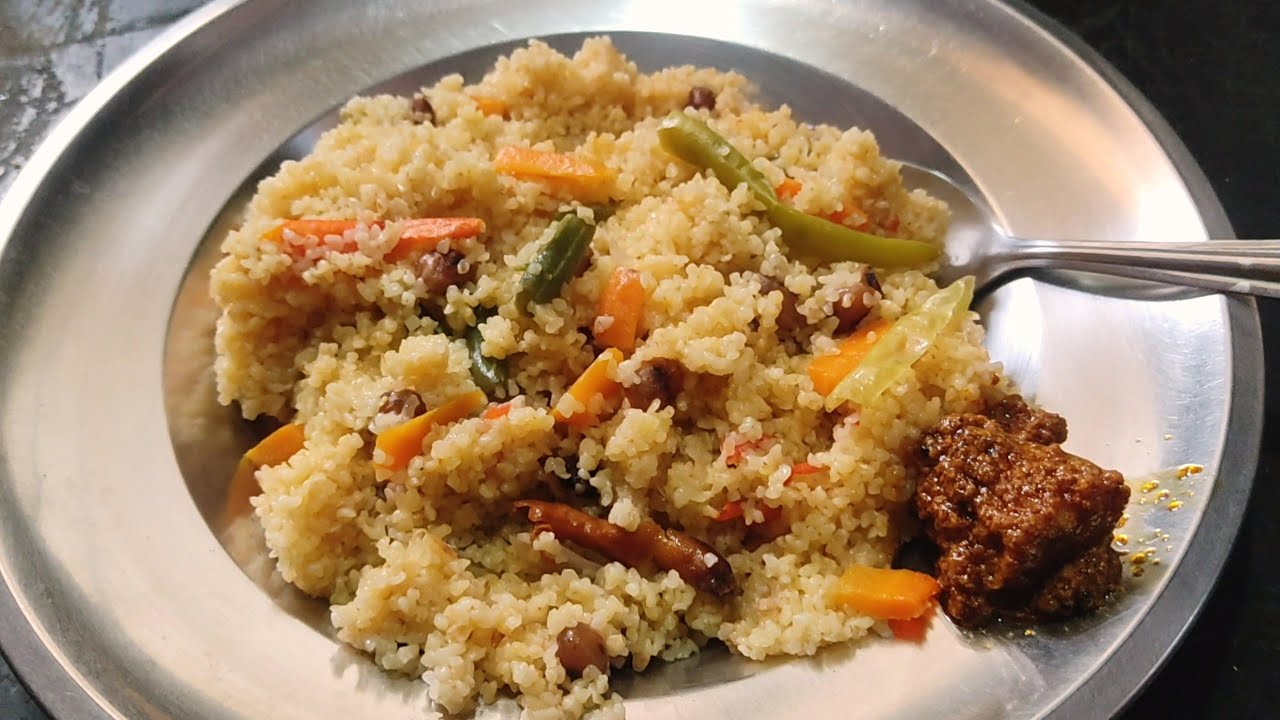 Quick breakfast recipe / Mota rava upma - YouTube
