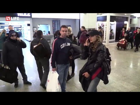 Настю Рыбку и Алекса Лесли задержали в Москве