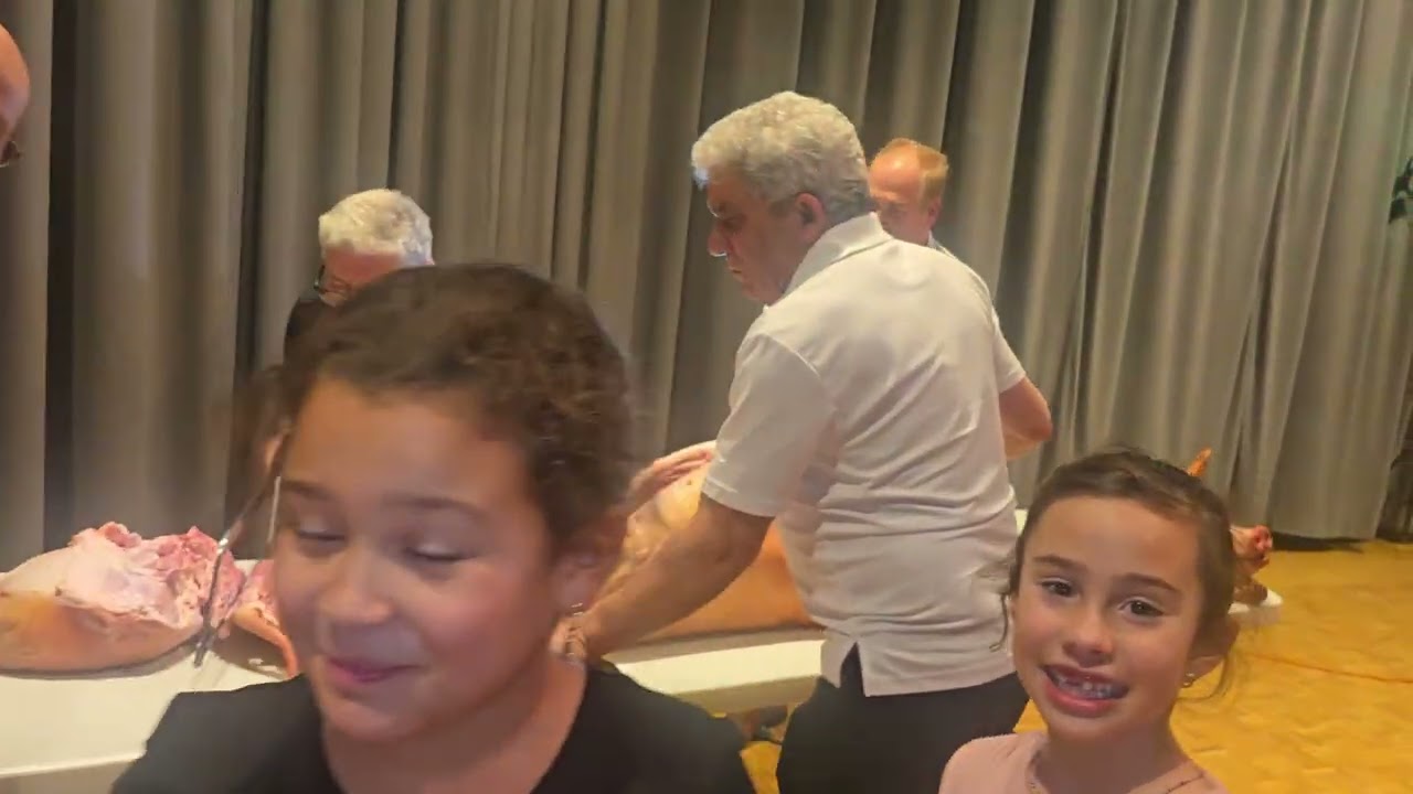 Um pequeno vídeo da festa da mantança no p.c.i.m mississauga Ontário Canadá 