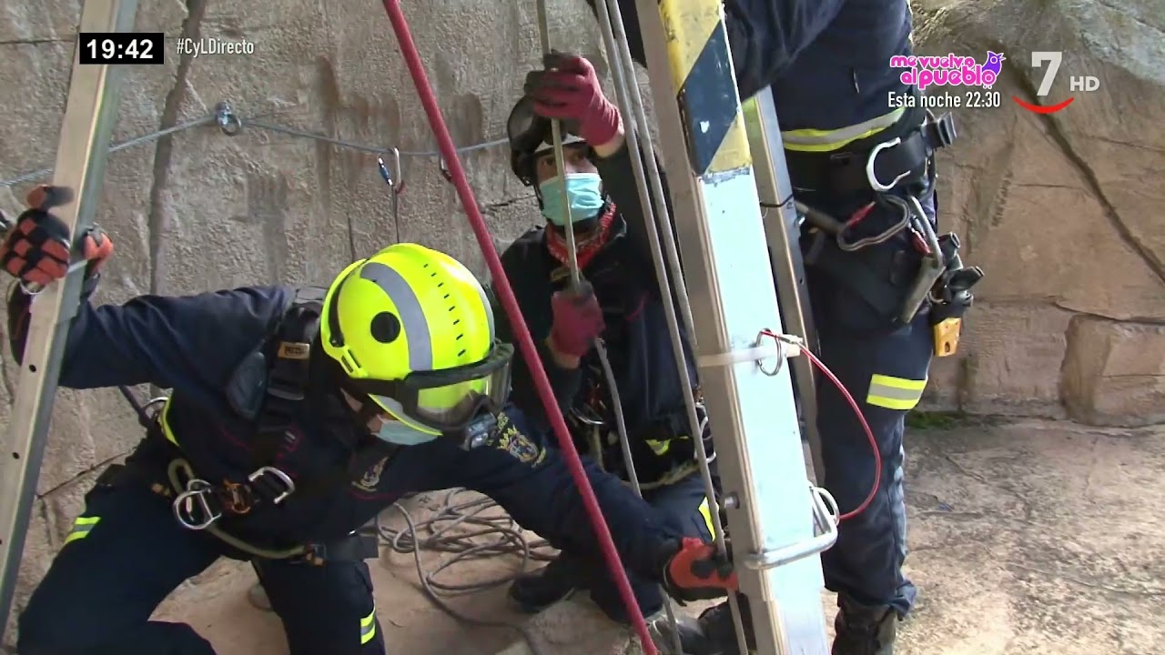 Vivimos en primera persona un rescate de bomberos en altura | Castilla y León directo