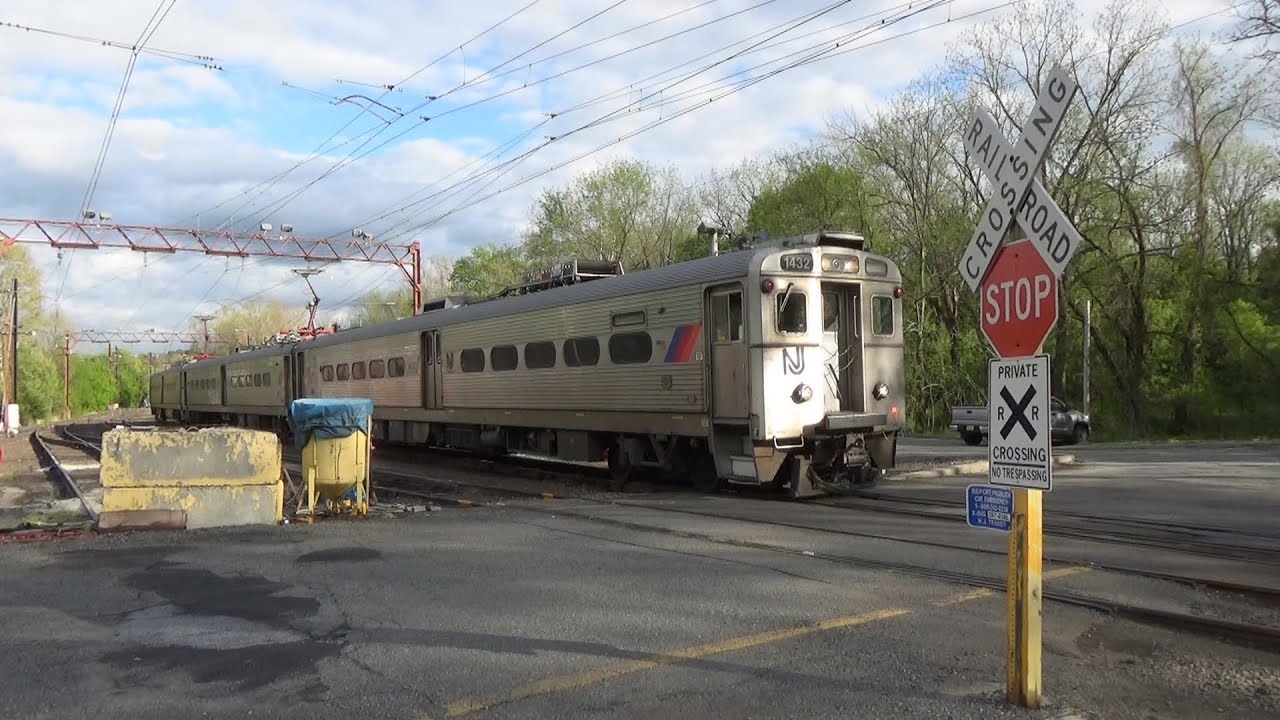 Peak Hour Trains on the Gladstone Branch 5/6/19 YouTube