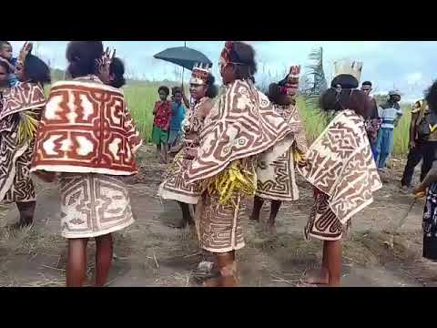Oro Tapa dancers