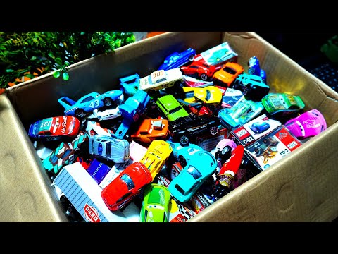 Evaluate beautiful tomica mini cars, Disney Pixar Car, Lightning McQueen, mater in paper boxes
