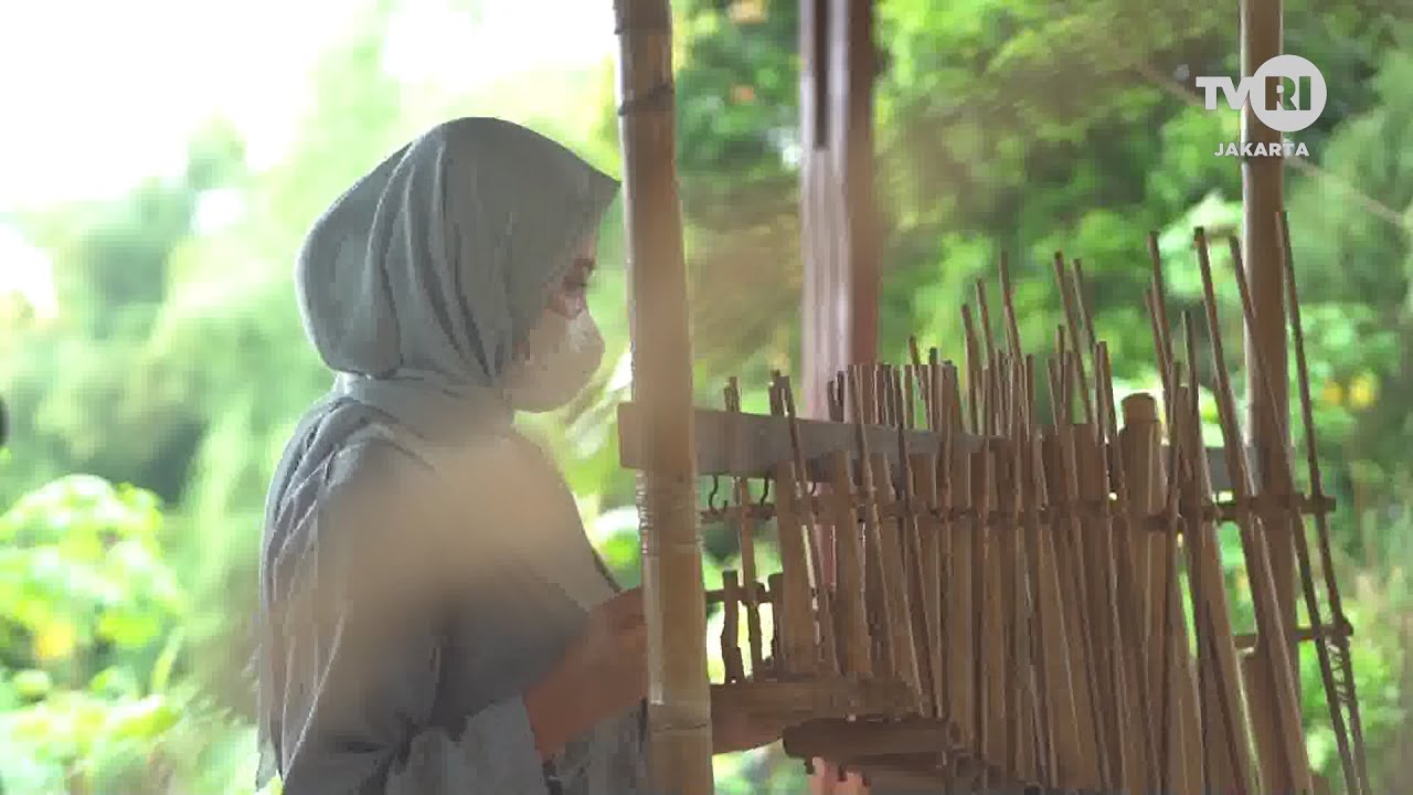 Kampung Budaya Sindang Barang (1/4) — Pesona Indonesia