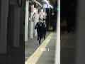 さっきまで運転席にいた車掌さんが…??