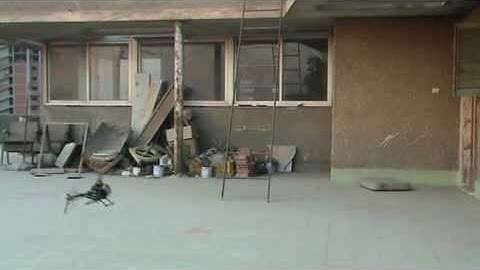 E-Razor 450 hover at the roof