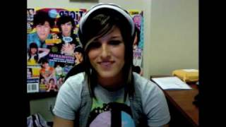Cassadee Pope and Hayley Williams slideshow