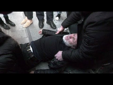 მალხაზ მაჩალიკაშვილი პარლამენტთან ცუდად გახდა - „სიმართლის ეშინია ამ კრიმინალების ხროვას“